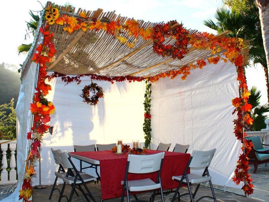 Sukkah decorations