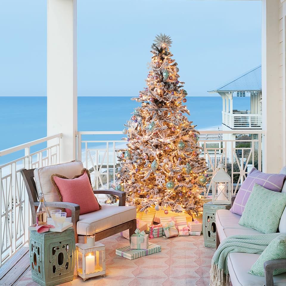 Beach christmas decor